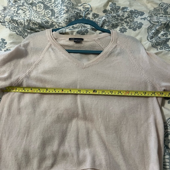 Vince cashmere pale pink, V neck sweater - Picture 7 of 7